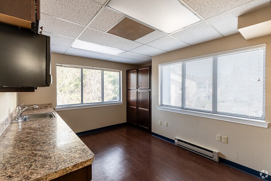 More Photos Of 2 Forest Park Dr, Farmington Unknown For Sale