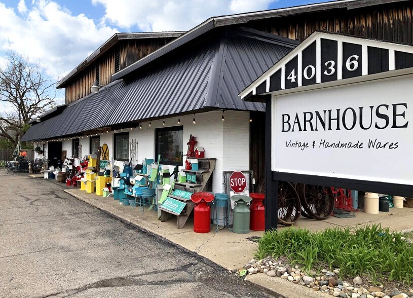 More Photos Of 4034-4036 Grand Blanc Rd, Swartz Creek Freestanding For Sale