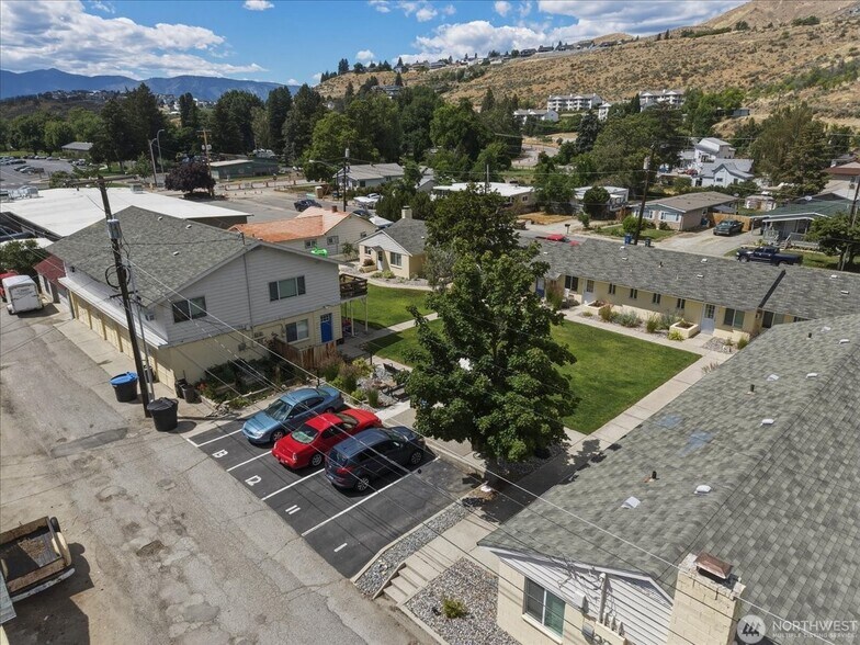More Photos Of 315 W Gibson AVE, Chelan Apartments For Sale