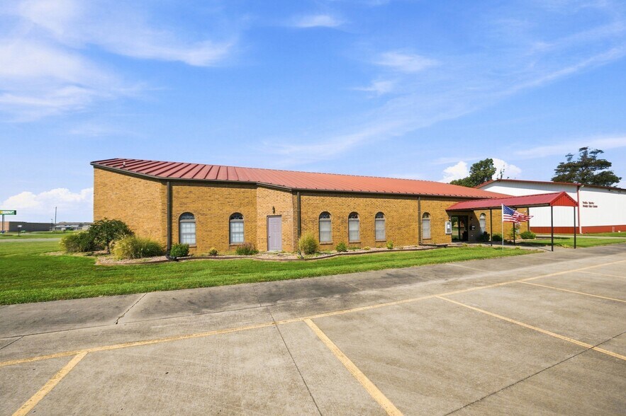 More Photos Of 951 S Kingshighway St, Sikeston Office For Sale