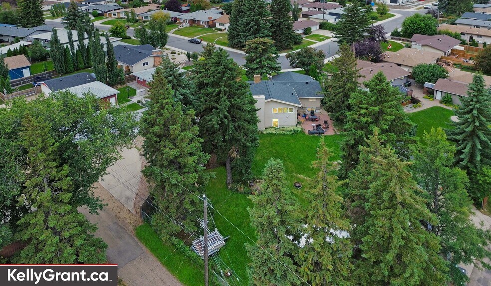 More Photos Of 9657 68A St NW, Edmonton Multifamily For Sale