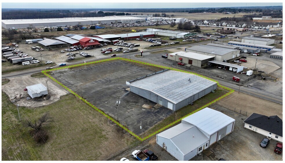 More Photos Of 608 E Booth Rd, Searcy Light Manufacturing For Lease