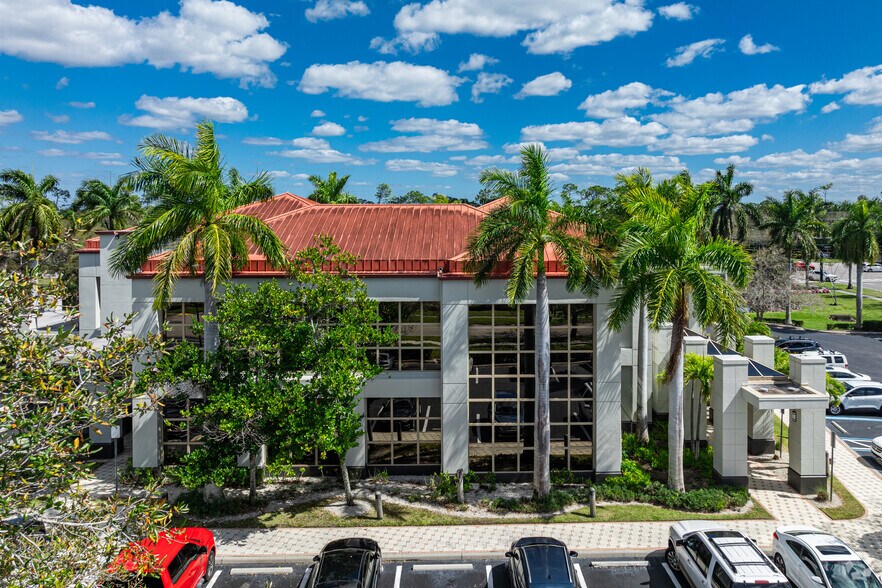 More Photos Of 6435 Naples Blvd, Naples Serviced Offices For Lease