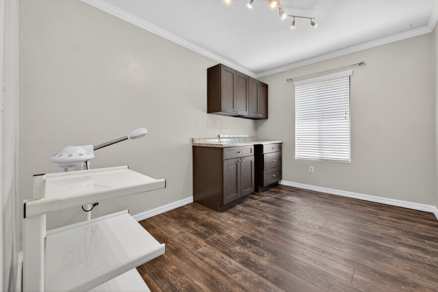 More Photos Of 555 W Granada Blvd, Ormond Beach Medical For Sale