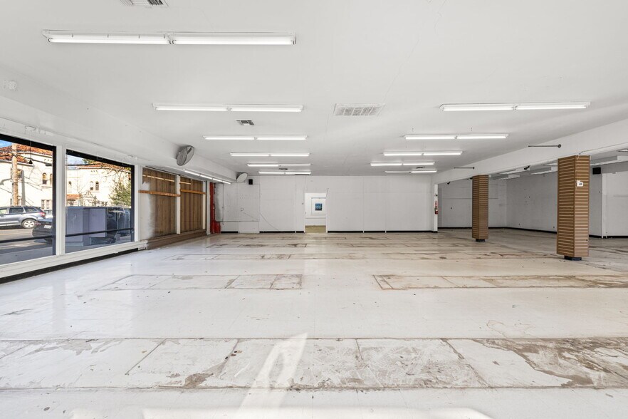 More Photos Of 2601 J St, Sacramento Freestanding For Lease