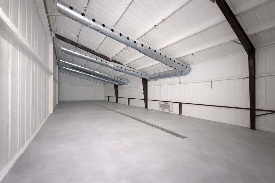 More Photos Of 1701 E 1st St, Chandler Research And Development For Lease