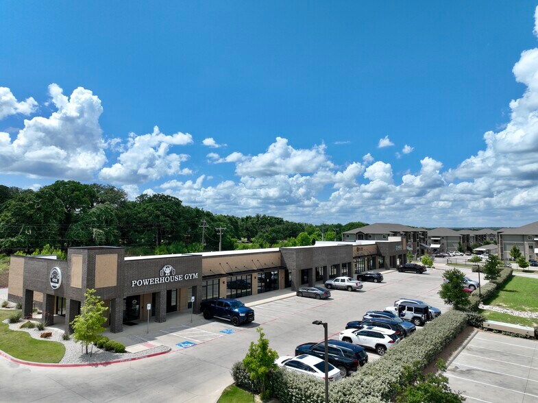 More Photos Of 1800 Lone Oak Rd, Weatherford Storefront Retail Office For Sale
