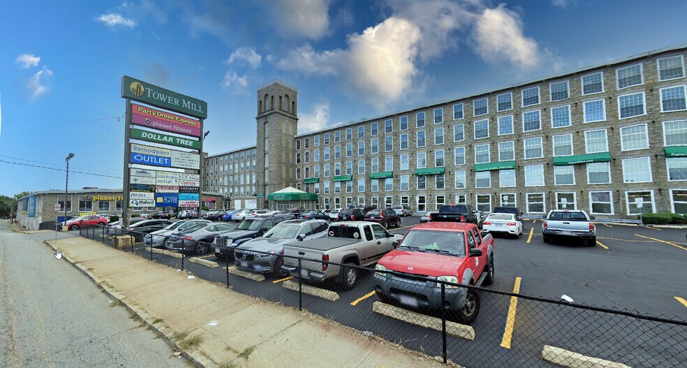 More Photos Of 657 Quarry St, Fall River Freestanding For Lease