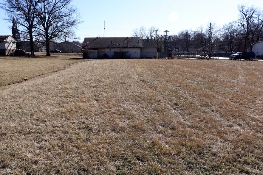 More Photos Of 12816 E 47th St S, Independence General Retail For Sale