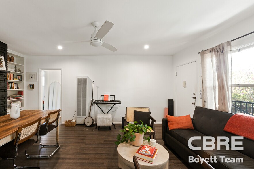 More Photos Of 2302 32nd St, Santa Monica Apartments For Sale