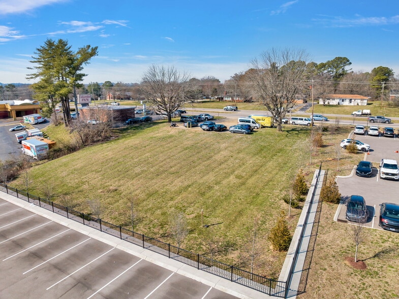 More Photos Of 1210 Nashville Hwy, Columbia Storefront Retail Office For Sale