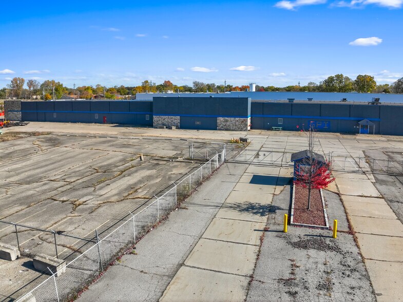 More Photos Of 2010 N Dort Hwy, Flint Service For Sale