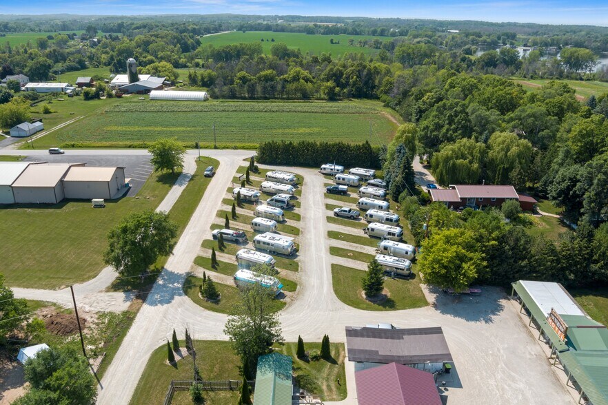 More Photos Of 3145 Stevenson Pier Cir, Sturgeon Bay Hotel For Sale