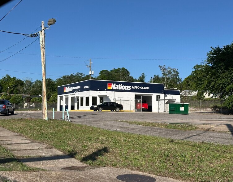 More Photos Of 3059 Deans Bridge Rd, Augusta Freestanding For Sale