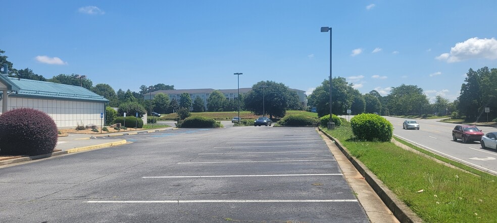 More Photos Of 1590 Pleasant Hill Rd, Duluth Restaurant For Lease
