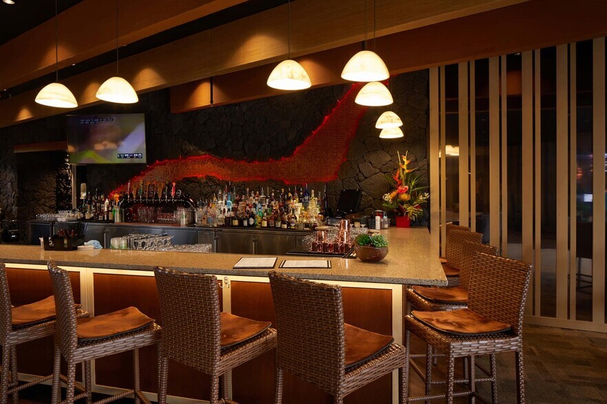 More Photos Of 69-201 Waikoloa Beach Dr, Waikoloa Storefront For Lease