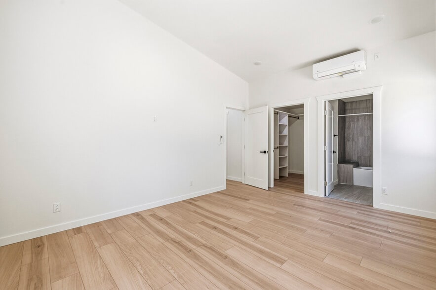 More Photos Of 22320 Itasca St, Chatsworth Apartments For Sale