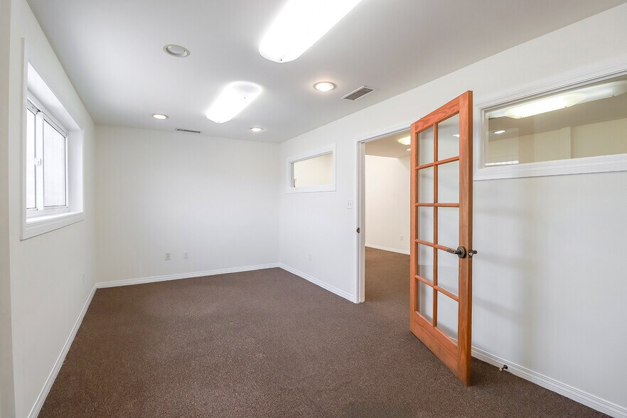 More Photos Of 7340 Fulton Ave, North Hollywood Manufacturing For Lease