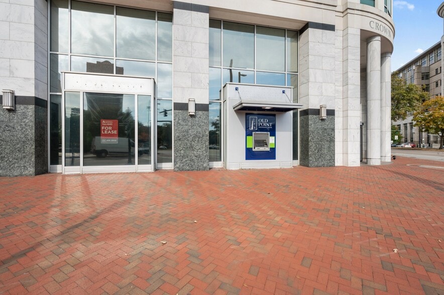 More Photos Of 580 E Main St, Norfolk Office For Lease