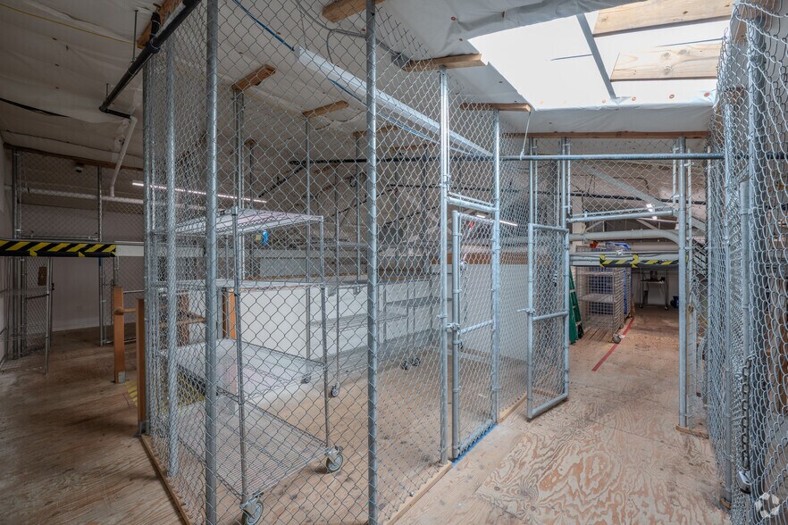More Photos Of 1320-1326 9th St, Berkeley Warehouse For Sale