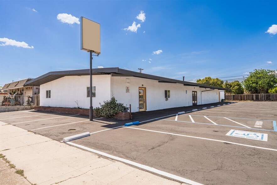 Primary Photo Of 1312 Robertson Blvd, Chowchilla Religious Facility For Sale