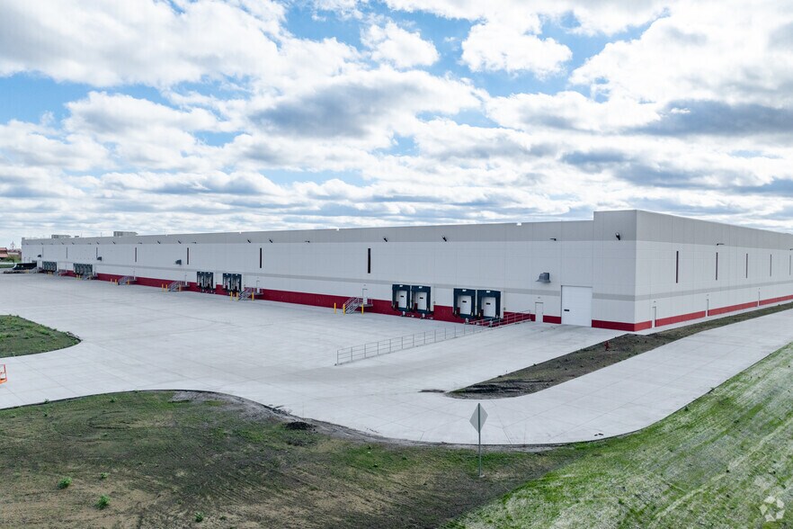 More Photos Of 510 Sterling Dr, Walcott Light Manufacturing For Lease