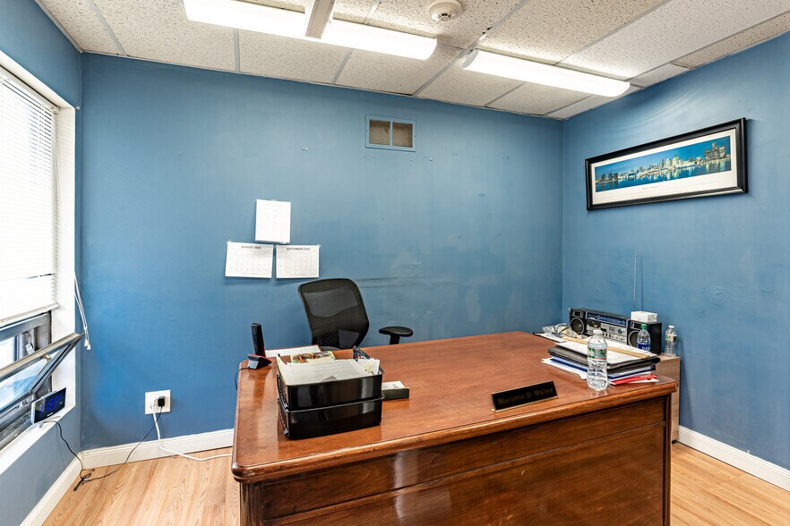More Photos Of 55 Jefferson Blvd, Warwick Office For Sale