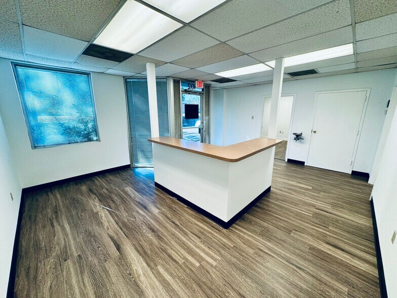 More Photos Of 4200 Lamar Ave, Memphis Warehouse For Lease