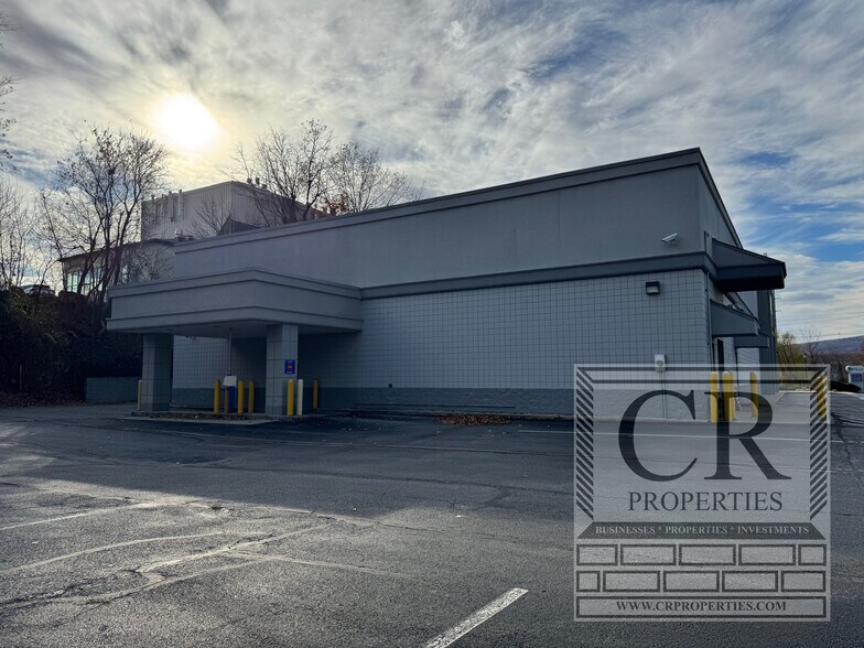 More Photos Of 3350 North Rd, Poughkeepsie Drugstore For Sale