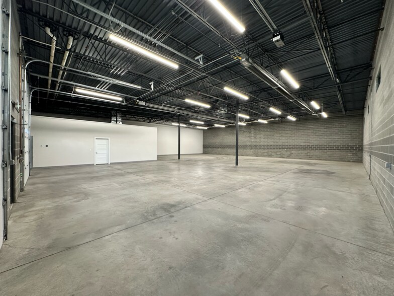 More Photos Of 340 N Kays Dr, Kaysville Flex For Lease