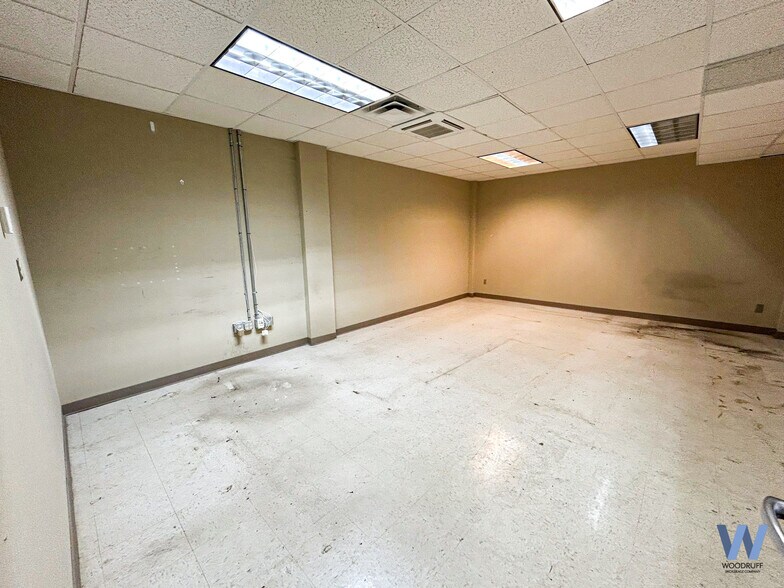 More Photos Of 1237 1st Ave, Columbus Office For Lease