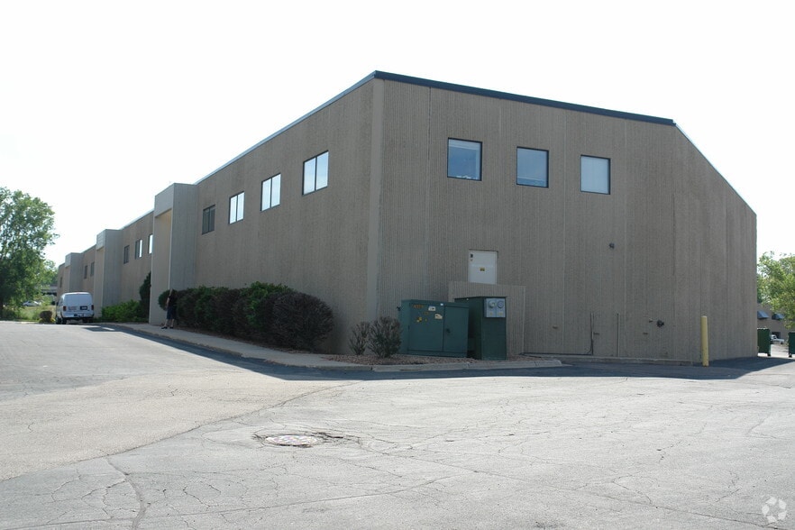 More Photos Of 2530-2570 Kasota Ave, Saint Paul Light Manufacturing For Lease