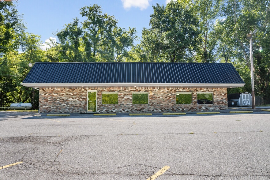 More Photos Of 7643 Roanoke rd, Shawsville Flex For Sale