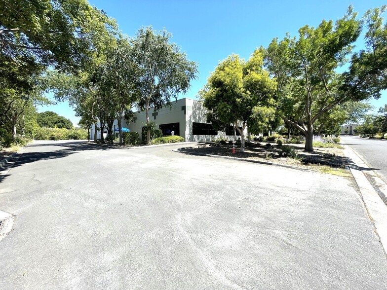 More Photos Of 30-38 Executive Ct, Napa Light Distribution For Lease