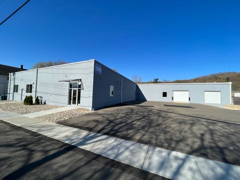 More Photos Of 110 Webb St, Hamden Warehouse For Sale