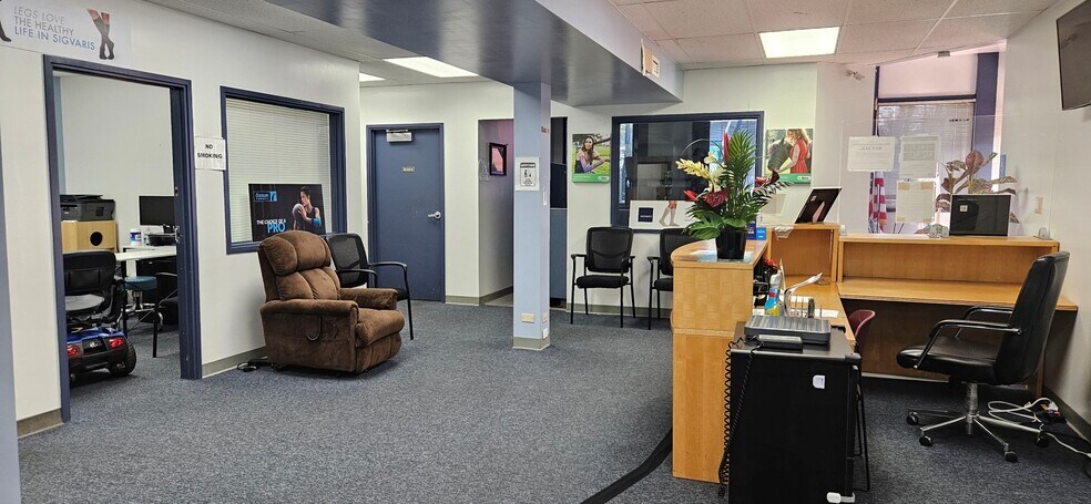 More Photos Of 94-479 Ukee St, Waipahu Flex For Lease