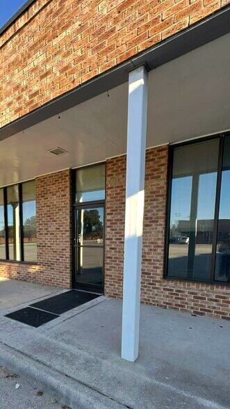 More Photos Of 2548 Fayetteville Rd, Lumberton Storefront Retail Office For Lease