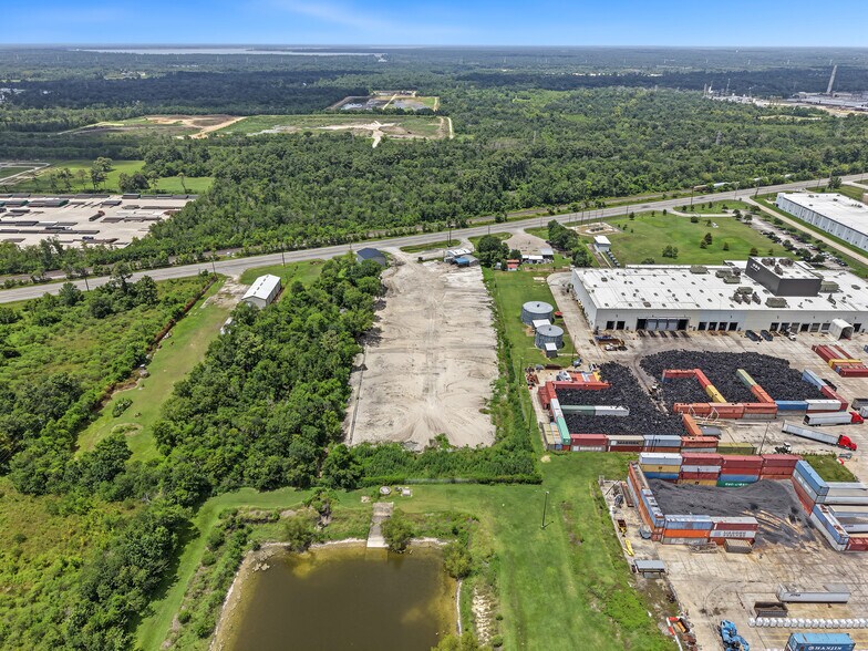 More Photos Of 17928 Beaumont Hwy, Houston Warehouse For Lease