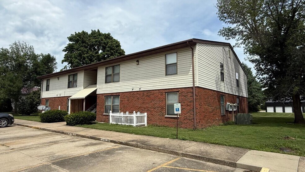 More Photos Of 818 6th St, Carrollton Apartments For Sale