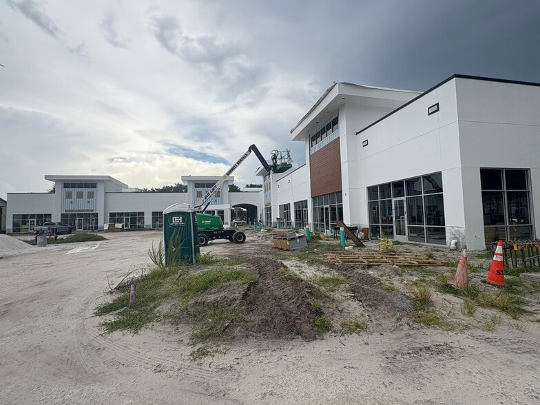 More Photos Of 2521 Partin Settlement Rd, Kissimmee Storefront Retail Office For Lease