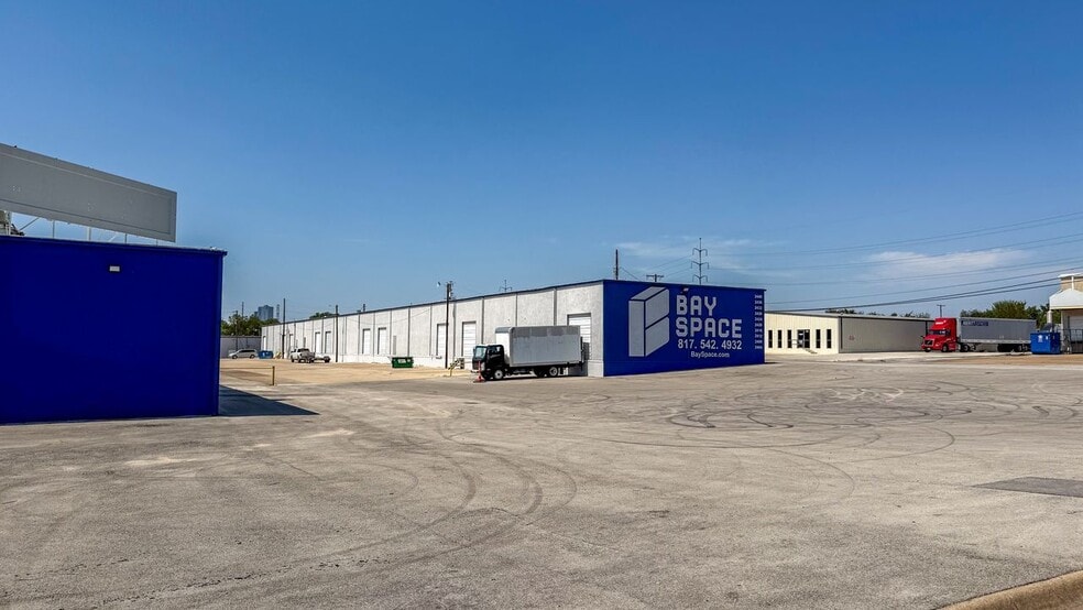 More Photos Of 2402-2404 Blue Smoke Ct, Fort Worth Unknown For Lease