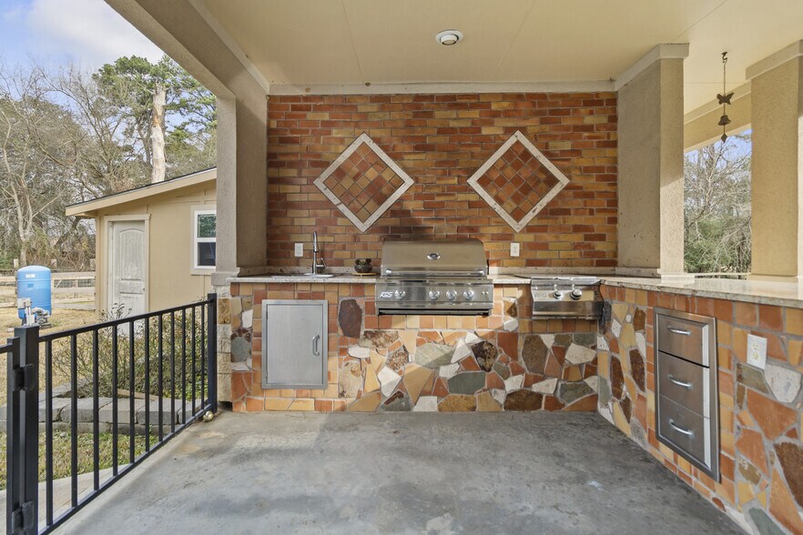 More Photos Of 22321 Mossy Oaks Rd, Spring Land For Sale