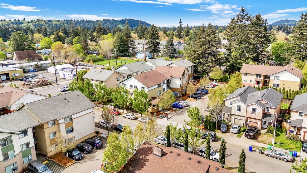 More Photos Of 2441 SE 171st Ave, Portland Apartments For Sale