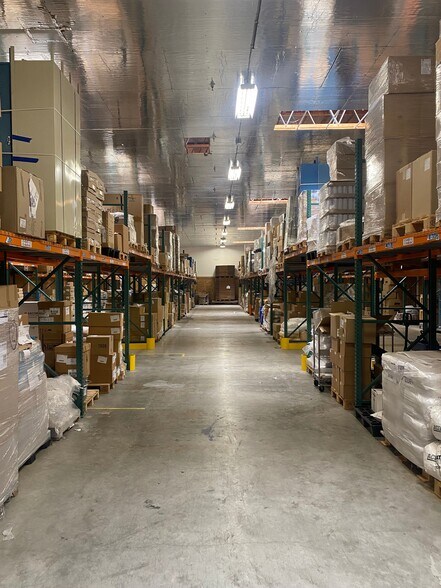 More Photos Of 566 Portal St, Cotati Showroom For Sale