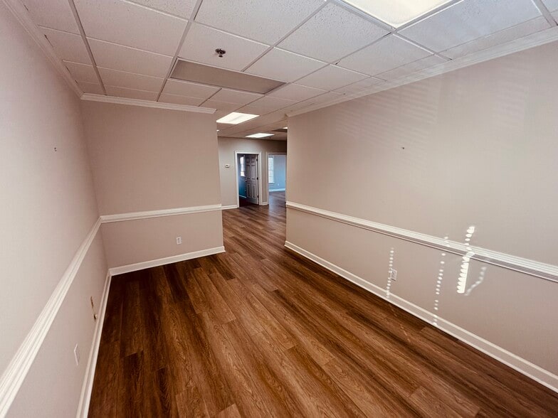 More Photos Of 292 S Main St, Alpharetta Office For Sale