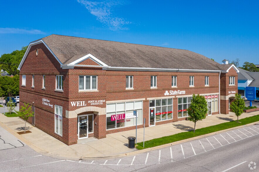 More Photos Of 1300-1308 Waukegan Rd, Glenview Loft Creative Space For Lease