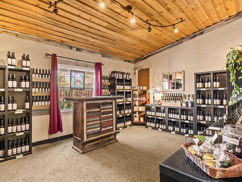 More Photos Of 3669 G Rd, Palisade Freestanding For Sale