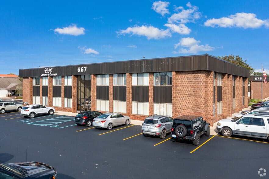 More Photos Of 667-675 E Big Beaver Rd, Troy Office For Lease