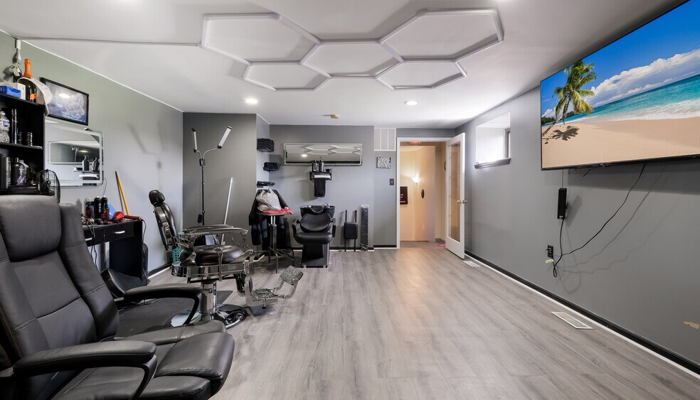 More Photos Of 835 Glenside Ave, Wyncote Unknown For Sale