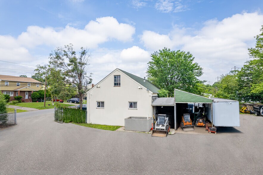 More Photos Of 12 Fairview Ave, Edison Service For Lease